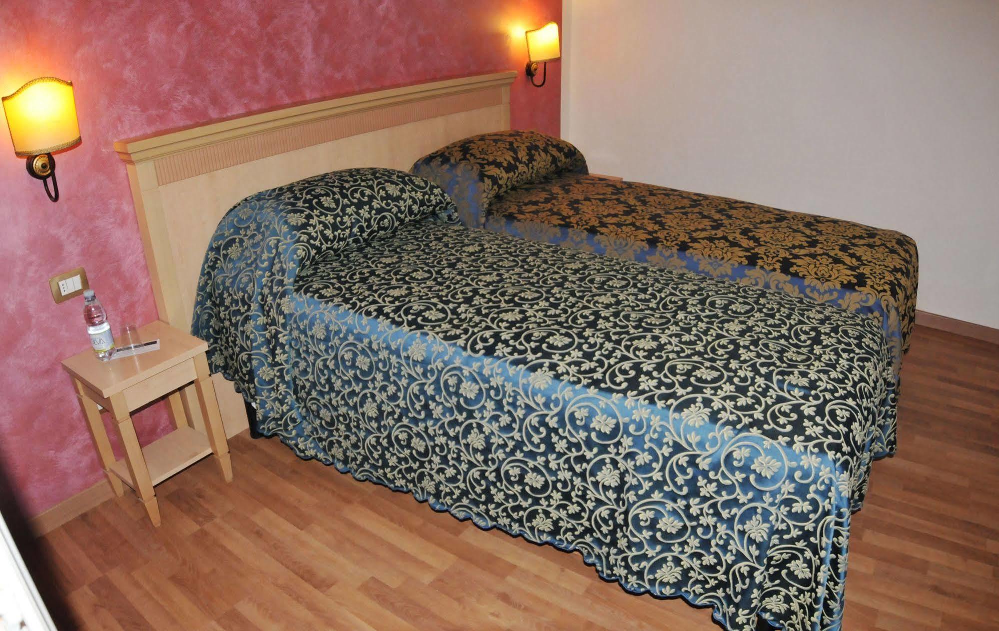 Hhb Hotel Florence Buitenkant foto