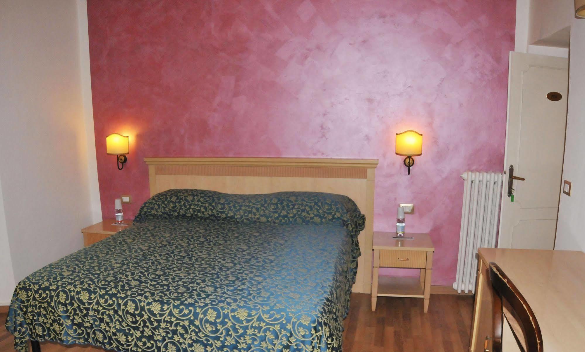 Hhb Hotel Florence Buitenkant foto