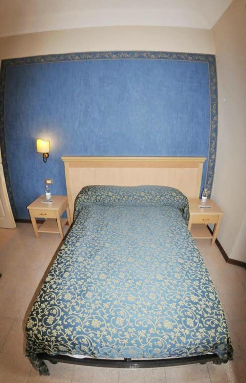 Hhb Hotel Florence Buitenkant foto